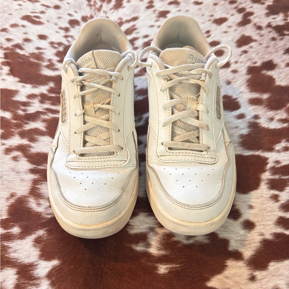 Vintage Reebok Club MEMT white sneakers size 7.5 Women's